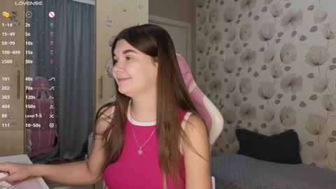 Snapshot of _cute_ice chatting on 09-19-25, 04:25 _cute_ice online show from 09-19-25, 04:25