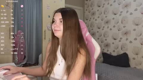 Snapshot of _cute_ice chatting on 09-21-25, 04:14 _cute_ice online show from 09-21-25, 04:14