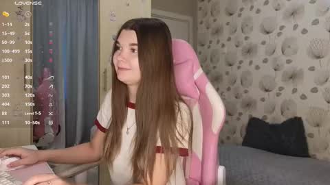 Snapshot of _cute_ice chatting on 10-04-25, 04:32 _cute_ice online show from 10-04-25, 04:32