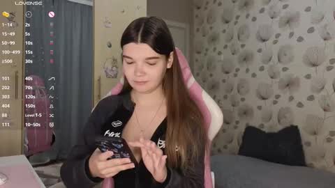 Snapshot of _cute_ice chatting on 10-06-25, 05:05 _cute_ice online show from 10-06-25, 05:05