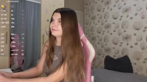 Snapshot of _cute_ice chatting on 10-13-25, 06:13 _cute_ice online show from 10-13-25, 06:13