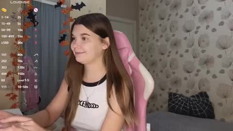 Snapshot of _cute_ice chatting on 10-19-25, 05:52 _cute_ice online show from 10-19-25, 05:52