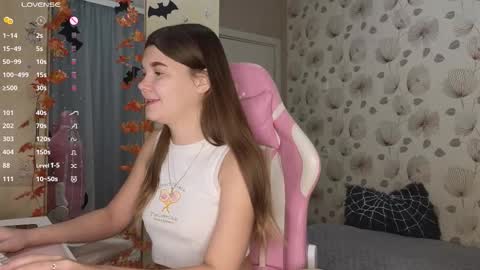 Snapshot of _cute_ice chatting on 10-22-25, 04:35 _cute_ice online show from 10-22-25, 04:35