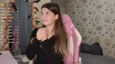 Snapshot of _cute_ice chatting on 10-22-25, 04:40 _cute_ice online show from 10-22-25, 04:40