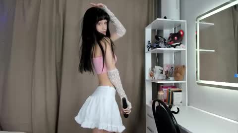 Emilia online show from 11-23-25, 01:22