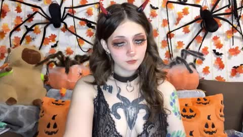 Kate online show from 10-11-25, 06:06