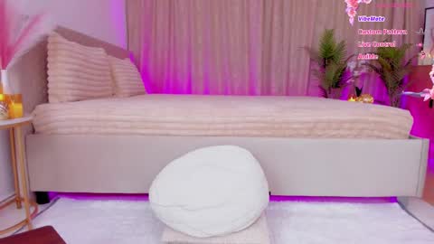 Just Dia online show from 11-23-25, 07:02