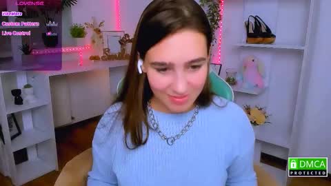 Lizzy  online show from 11-17-25, 10:04