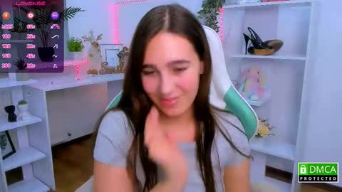 Lizzy  online show from 11-24-25, 10:53