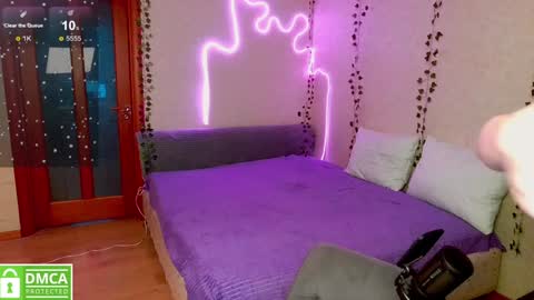 chloue and Gretta online show from 01-07-25, 07:59