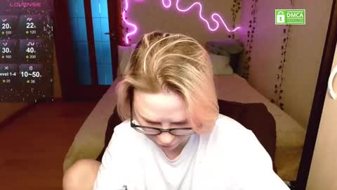 chloue and Gretta online show from 03-01-25, 04:33