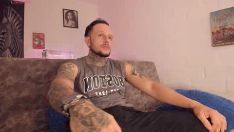 Emilio online show from 11-23-25, 03:39