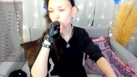 _emily__strike_ online show from 12-30-24, 09:37