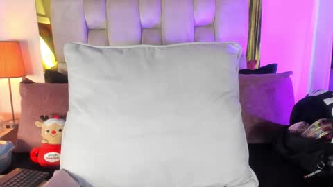 Isabella online show from 11-29-25, 12:08