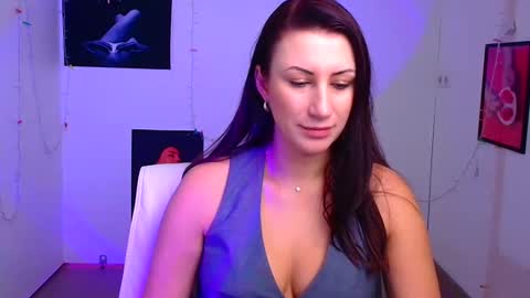 Emma online show from 12-20-24, 12:49