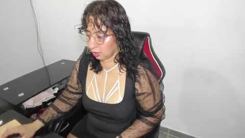 Emma online show from 09-28-25, 01:00