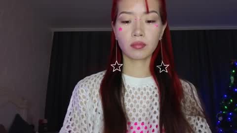 Snapshot of _eve____ chatting on 12-18-24, 06:53 EveEva online show from 12-18-24, 06:53