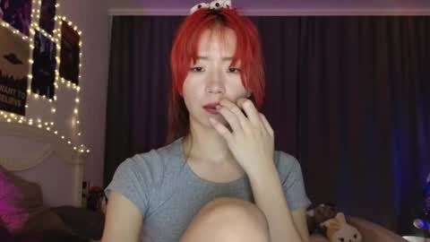 Snapshot of _eve____ chatting on 12-27-24, 04:15 EveEva online show from 12-27-24, 04:15