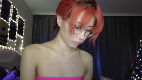 Snapshot of _eve____ chatting on 01-05-25, 04:14 EveEva online show from 01-05-25, 04:14