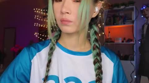 Snapshot of _eve____ chatting on 11-09-25, 11:14 EveEva online show from 11-09-25, 11:14