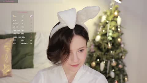 Essie  online show from 01-12-25, 12:39