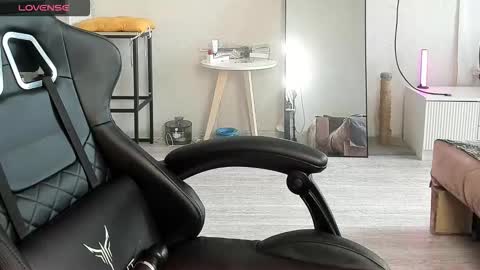 Alis online show from 11-20-25, 08:14