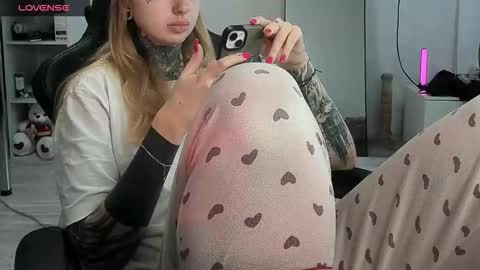 Alis online show from 11-21-25, 09:19