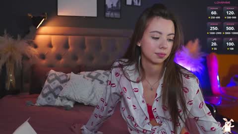 Snapshot of _fluffybunny_ chatting on 12-06-24, 06:37 Goldy Grace online show from 12-06-24, 06:37