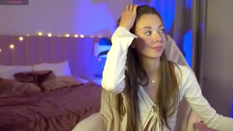 Snapshot of _fluffybunny_ chatting on 09-19-25, 11:33 Goldy Grace online show from 09-19-25, 11:33