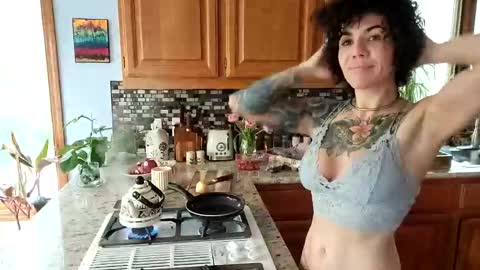 Frankie Rivers allmylinks  online show from 02-17-25, 07:53