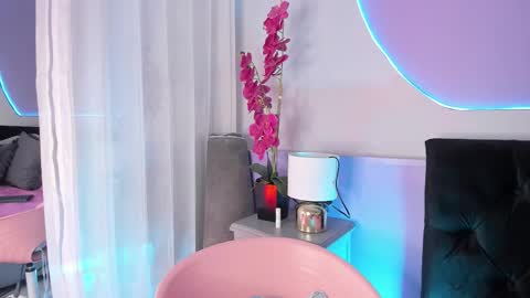 Hanna online show from 10-24-25, 09:11