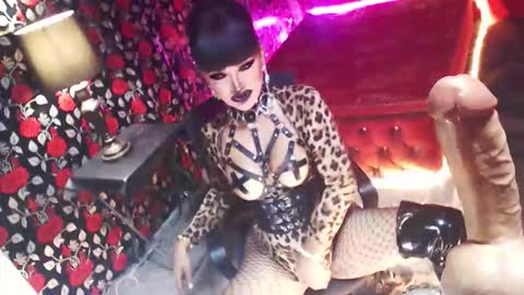 Snapshot of _hailyourqueenx chatting on 09-23-25, 09:29 GoDDess  Chloe online show from 09-23-25, 09:29