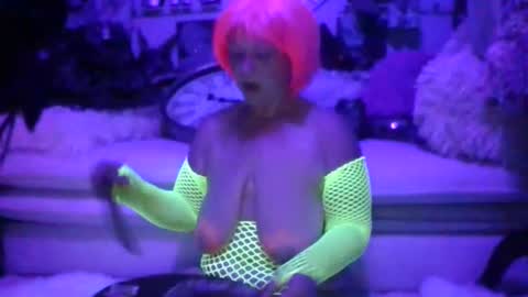 Snapshot of _hitgirly_ chatting on 03-04-26, 05:35 _hitgirly_ online show from 03-04-26, 05:35