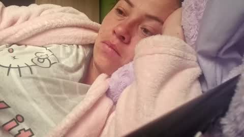 Snapshot of _honey1_ chatting on 10-08-25, 12:25 Honey online show from 10-08-25, 12:25