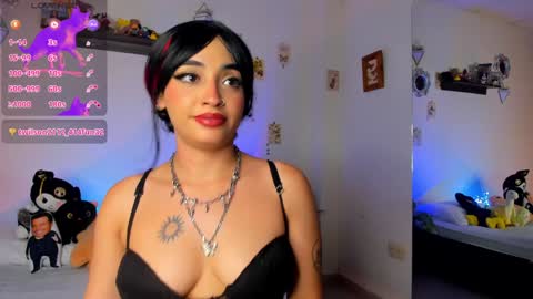 Snapshot of _hotpink chatting on 01-29-25, 02:19 Jenn online show from 01-29-25, 02:19