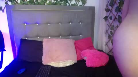 Ivone online show from 06-26-26, 01:21