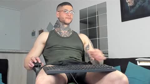 Snapshot of _jamesleandros chatting on 01-24-25, 11:56 jeison online show from 01-24-25, 11:56