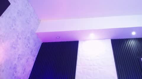 Snapshot of _johana18 chatting on 12-14-24, 05:14 Mia online show from 12-14-24, 05:14