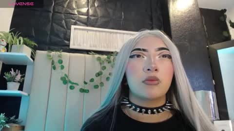 Snapshot of _johana18 chatting on 01-11-25, 05:18 Mia online show from 01-11-25, 05:18