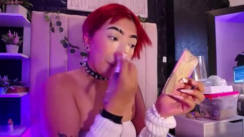 Snapshot of _johana18 chatting on 01-13-25, 02:00 Mia online show from 01-13-25, 02:00