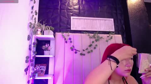 Snapshot of _johana18 chatting on 01-20-25, 01:00 Mia online show from 01-20-25, 01:00