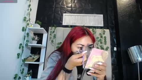 Snapshot of _johana18 chatting on 01-27-25, 12:58 Mia online show from 01-27-25, 12:58