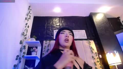 Snapshot of _johana18 chatting on 01-29-25, 07:43 Mia online show from 01-29-25, 07:43