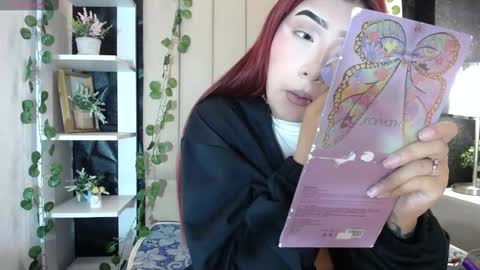 Snapshot of _johana18 chatting on 02-21-25, 02:06 Mia online show from 02-21-25, 02:06