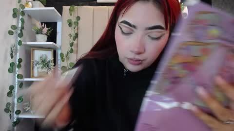 Snapshot of _johana18 chatting on 02-28-25, 01:25 Mia online show from 02-28-25, 01:25