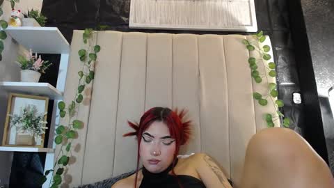 Snapshot of _johana18 chatting on 02-28-25, 04:31 Mia online show from 02-28-25, 04:31