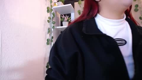 Snapshot of _johana18 chatting on 03-06-25, 01:03 Mia online show from 03-06-25, 01:03