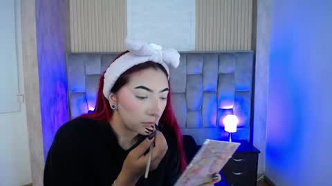 Snapshot of _johana18 chatting on 09-11-25, 01:44 Mia online show from 09-11-25, 01:44