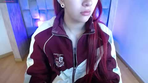 Snapshot of _johana18 chatting on 09-29-25, 01:05 Mia online show from 09-29-25, 01:05