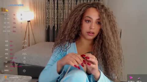 _just_a_queen_3 online show from 10-01-25, 09:37